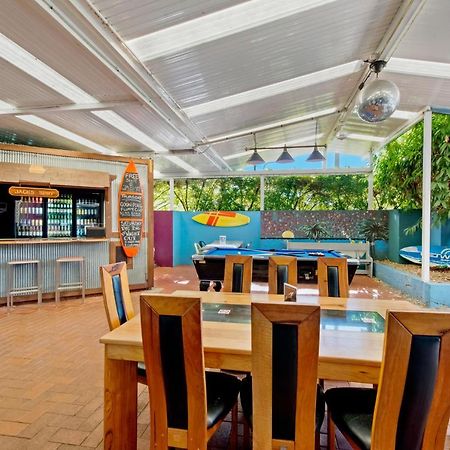 Aquarius Gold Coast Hostel Buitenkant foto