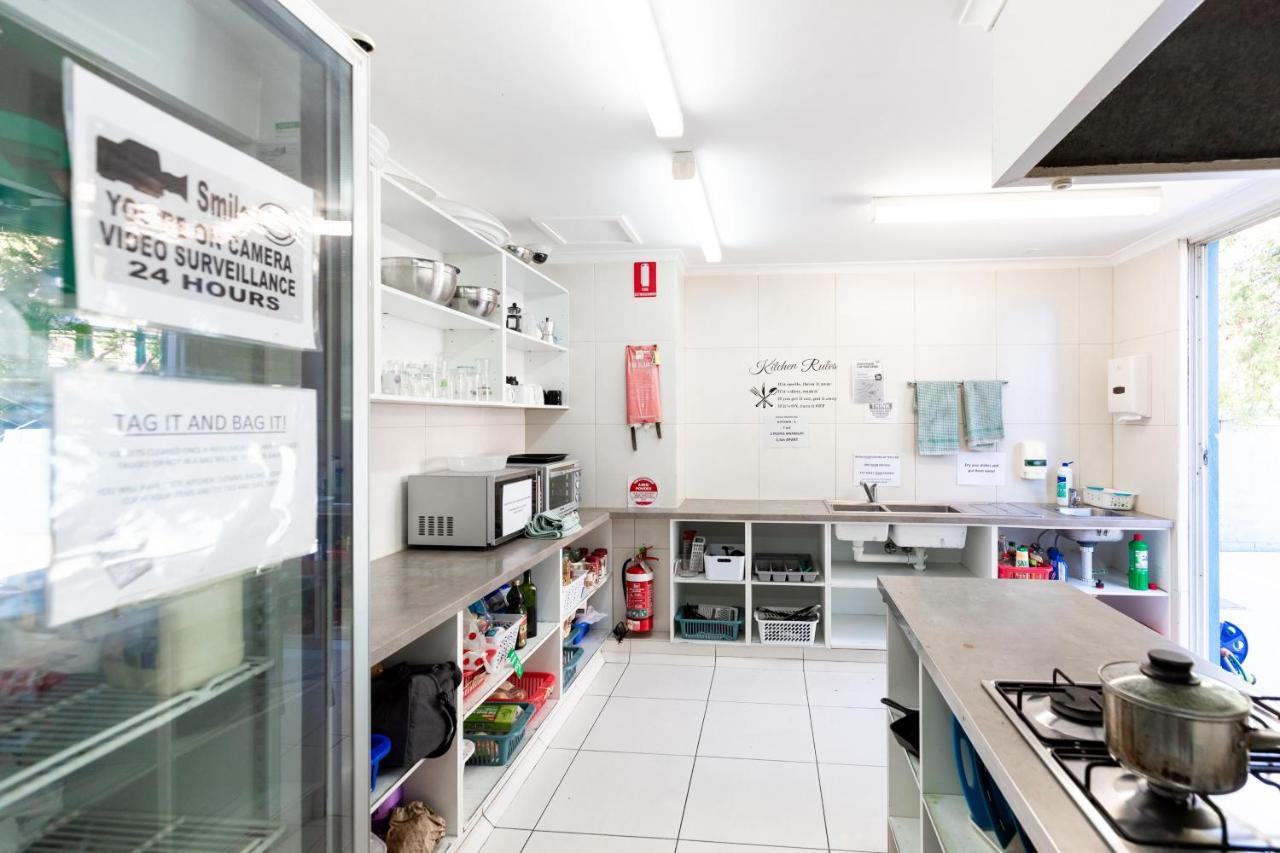 Aquarius Gold Coast Hostel Buitenkant foto