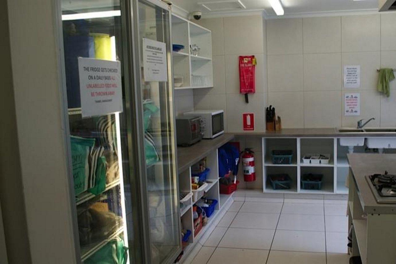 Aquarius Gold Coast Hostel Buitenkant foto
