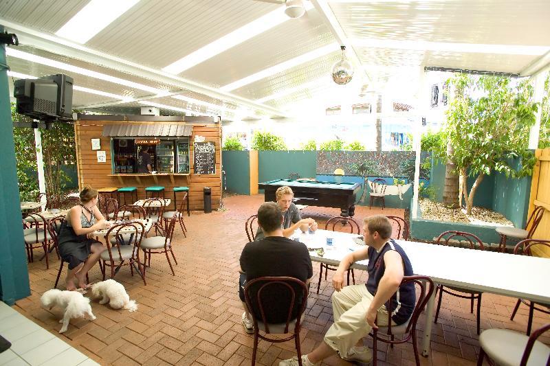 Aquarius Gold Coast Hostel Buitenkant foto