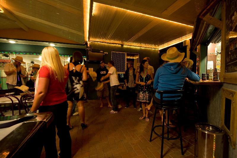Aquarius Gold Coast Hostel Buitenkant foto