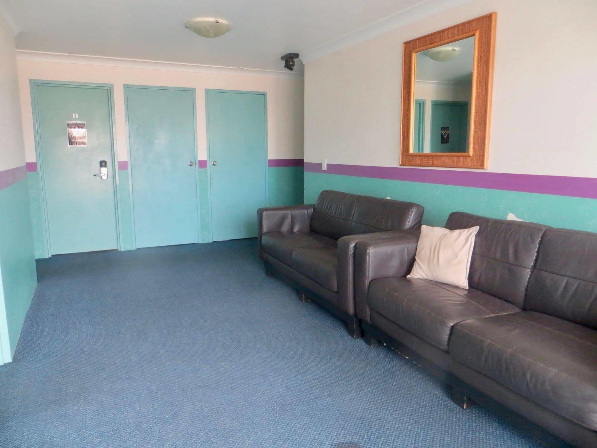 Aquarius Gold Coast Hostel Buitenkant foto