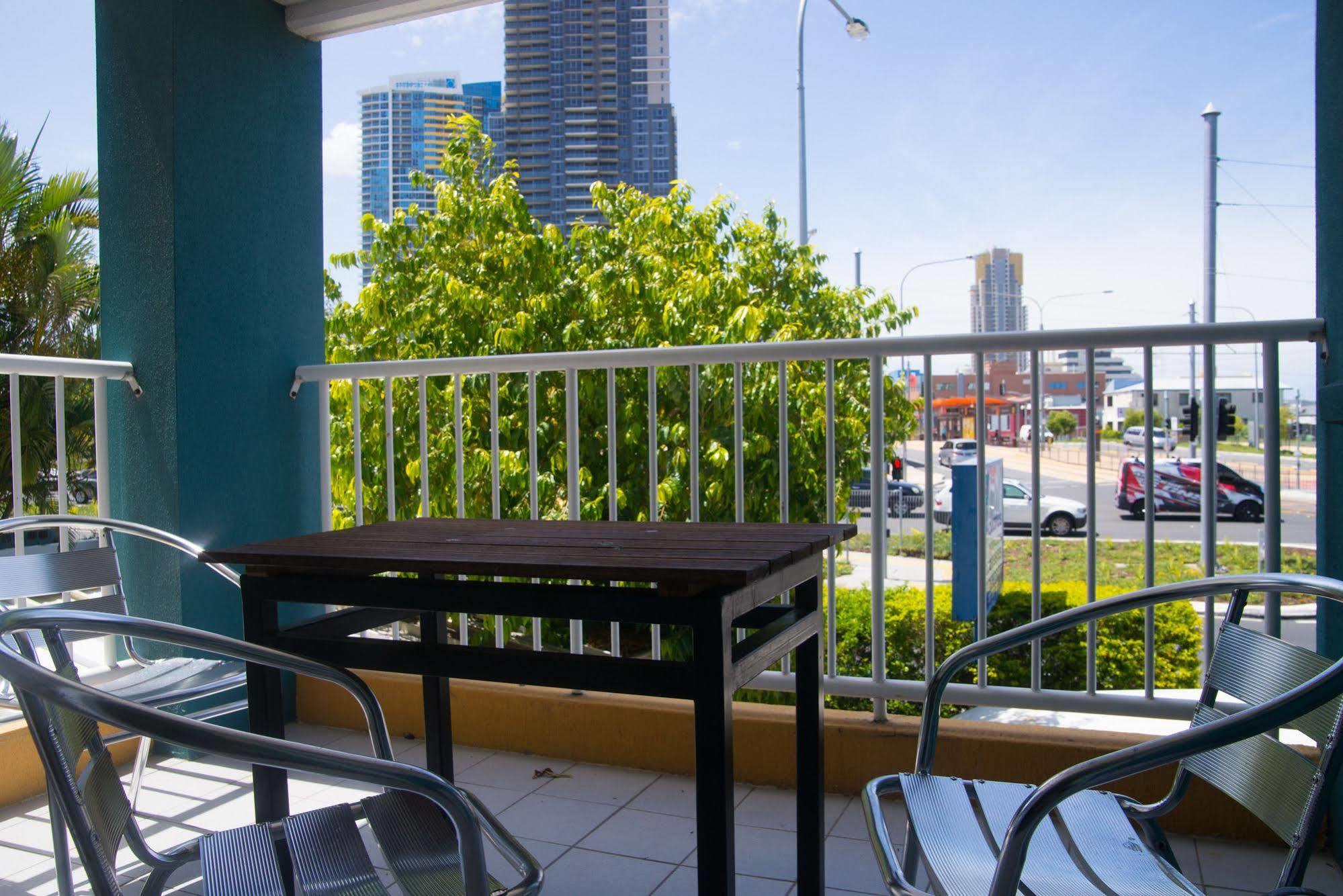 Aquarius Gold Coast Hostel Buitenkant foto