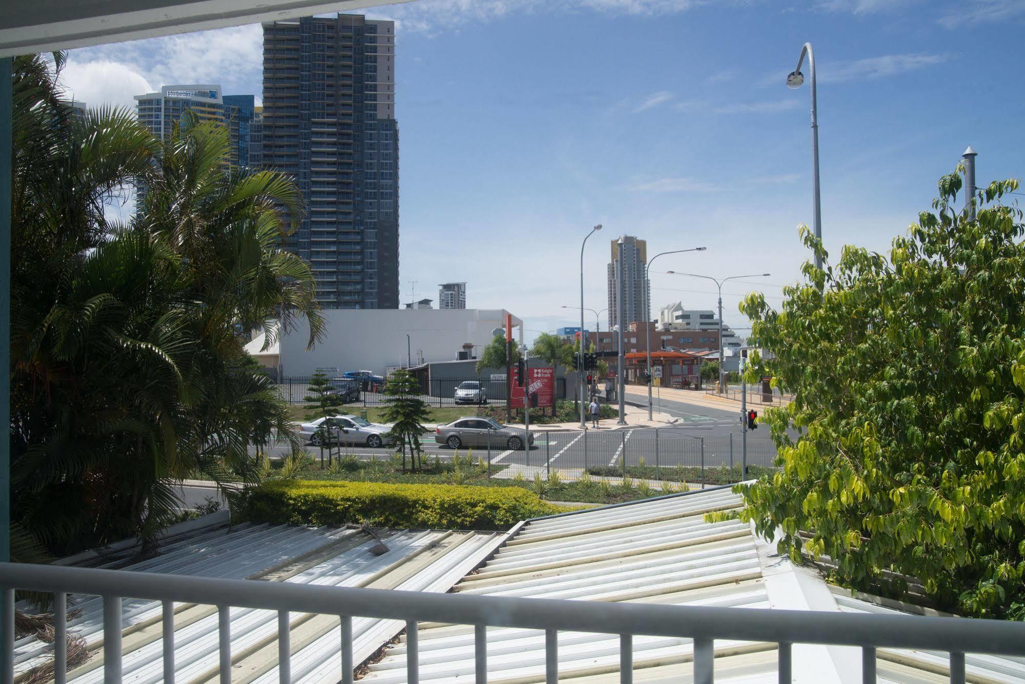 Aquarius Gold Coast Hostel Buitenkant foto
