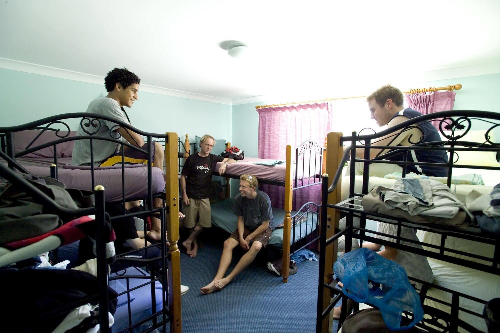 Aquarius Gold Coast Hostel Buitenkant foto