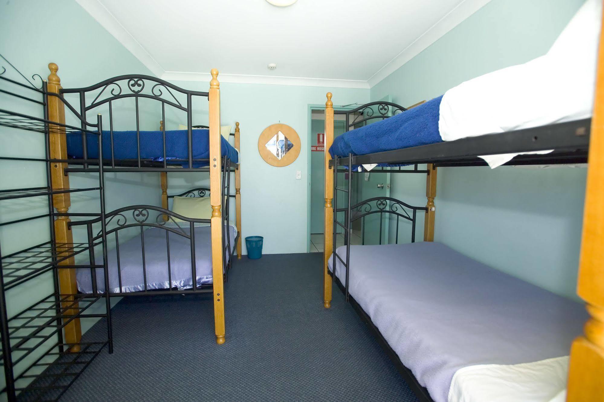 Aquarius Gold Coast Hostel Buitenkant foto