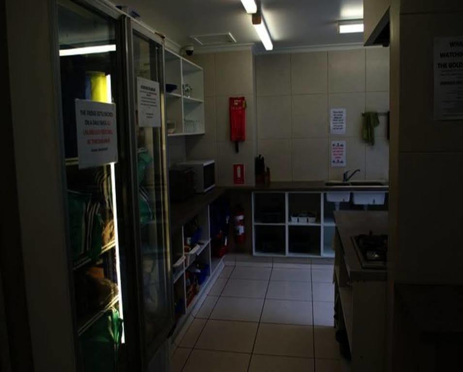 Aquarius Gold Coast Hostel Buitenkant foto